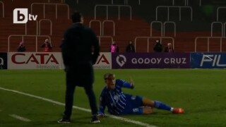 Треньор спъна откъсващ се играч