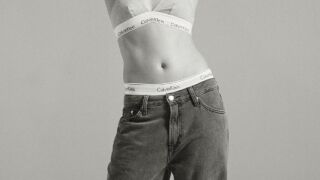 Футболистки по бельо