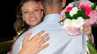 Олимпийска шампионка от ансамбъла се сгоди (ВИДЕО)