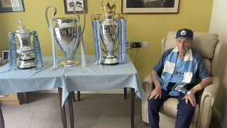 Требълът на Манчестър Сити в старчески дом (ВИДЕО)