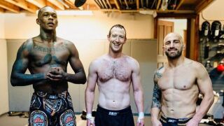 Шампиони готвят Зукърбърг за боя с Мъск (ВИДЕО)