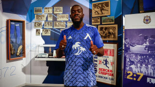 Новият в Левски тренирал с отбор на безработни (ВИДЕО)