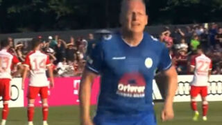 Байерн громи 27:0 отбор с 53-годишен чичко (ВИДЕО)