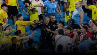 Загубиха от Колумбия, но набиха... феновете им (ВИДЕО)