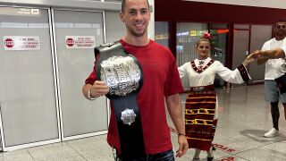 Шампионът Копривленски отново у дома (ВИДЕО)