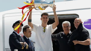 ГЛЕДАЙТЕ ТУК: Испания посреща своите герои