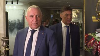 Не е трудно да се извиниш: Прегръдката на Ицо и Боби (ВИДЕО)