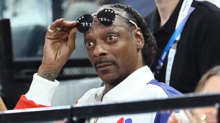 Легенда учи Снуп Дог на плуване (ВИДЕО)