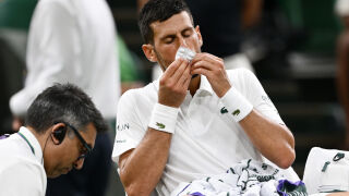 „Вълшебно хапче“ изстреля Джокович във втория кръг на „Уимбълдън“