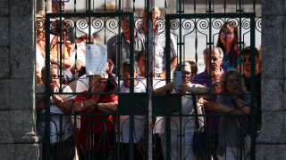 Полиция на гроба на Диого Жота. Вижте кого изгони!