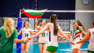 Световните шампионки на колене пред българските волейболистки! (ВИДЕО)