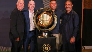 Христо Стоичков откри офис в сградата на Тръмп