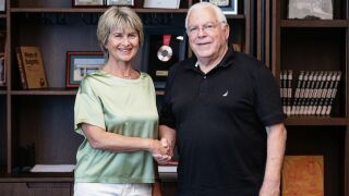 Пини Гершон ще обучава наши треньори и извън баскетбола