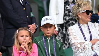 Дама за 2 милиарда долара в ложата на Новак Джокович