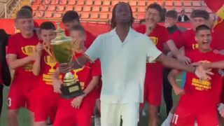 Спа на палатка пред стадиона и го взеха (ВИДЕО)