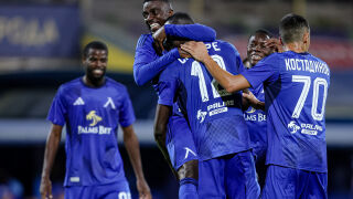 Левски разпиля новак, Светльо Вуцов отново спаси дузпа