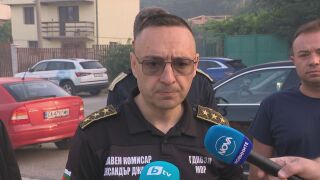 Снимка: Джартов: Овладян е пожарът в Костинброд, но още не е локализиран