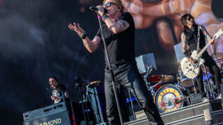 Аксел Роуз от Guns N’ Roses на 64 г. - в рокенрола все още има бог! (СНИМКИ + ВИДЕО)