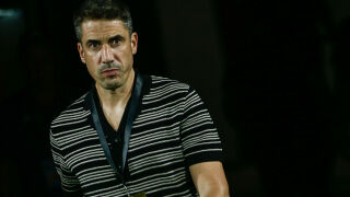 Колко струва късметлийската блуза на Хулио Веласкес? (СНИМКИ)