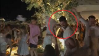 Лудото гръцко лято на Джокович продължава в... таверна (ВИДЕО)