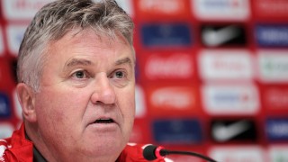 Гуус Хидинк: Ще бъдем агресивни срещу ПСЖ