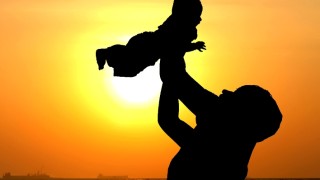 Към децата единствено с любов