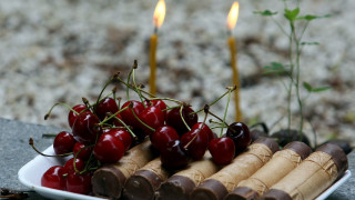 Черешова задушница: какво се прави и каква храна се раздава за "Бог да прости"?