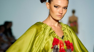 Кензо – вишневи градини, шансони и един българин