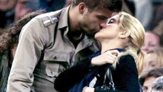 Пике се върна в детските години и се спусна с шейна (ВИДЕО)