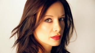 Яна Маринова учи танци на пилон