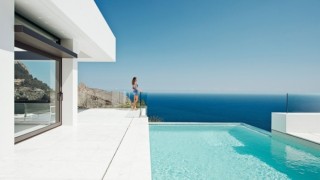 Дом на мечтите: Cliff Side House 