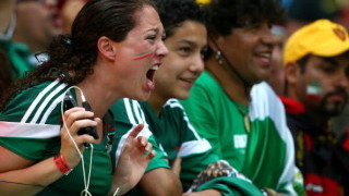 Вижте скандалната дузпа, която класира Мексико на полуфинал на Голд Къп!