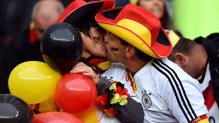 Бундесфенове и привърженици на 