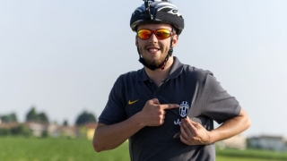 Привърженик на Ювентус тръгна с колело до Берлин (ВИДЕО)