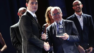 Владимир Николов със специална награда от Европейската волейболна федерация