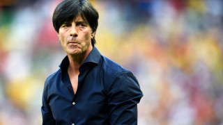 Льов отново си бръкна, този път в гащите.. (ВИДЕО)