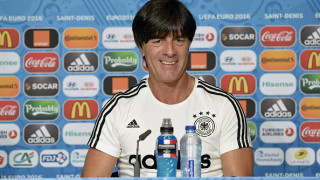 Льов се извини за бъркането в гащите