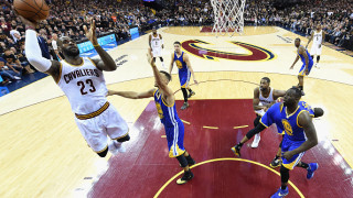 ЛеБрон Джеймс изведе Кливланд до нова победа срещу Голдън Стейт