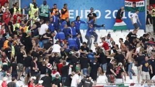 Бой на трибуните преди мача Исландия - Унгария