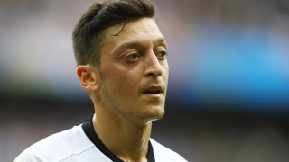 Месут Йозил към младите германски футболисти:  Играйте в английски отбори