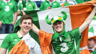 Футболните фенове - такива, каквито никога не сте ги виждали (ВИДЕО)