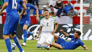 Защитник на Уругвай си вкара неспасяем автогол (ВИДЕО)