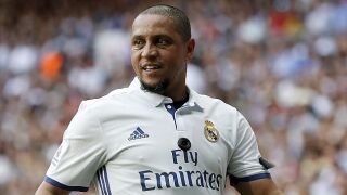 Оперираха Робрето Карлош по спешност 