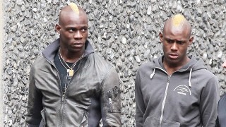 Марио Балотели и брат му в боксов сблъсък с шамари (ВИДЕО)