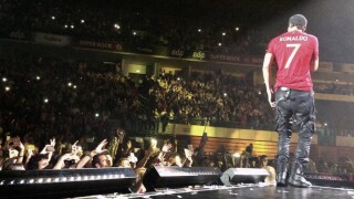 Енрике Иглесиас иска да е Кристиано Роналдо (ВИДЕО)