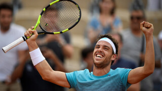 Сензацията Чекинато изхвърли и Джокович от 