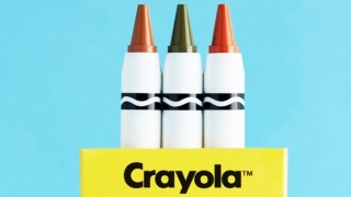 "Crayola" пусна носталгична колекция от гримове