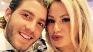 Хокейни половинки спретнаха онлайн скандал