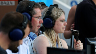 Историческо: Жена коментира мач от световното