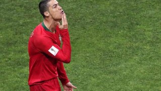 Брадата на Роналдо - закачка с Меси?